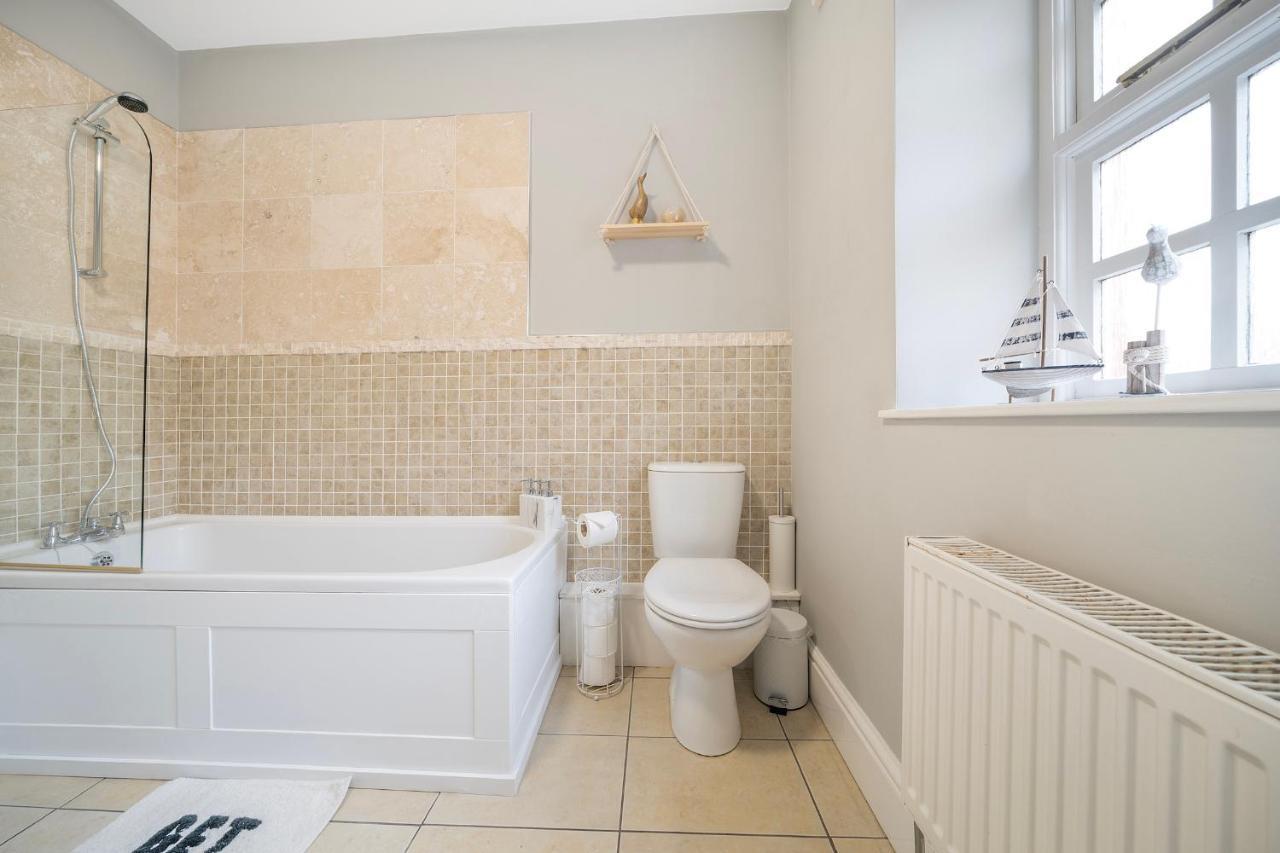 1 Bed House, Free On Street Parking, Central Gloucester Exterior foto